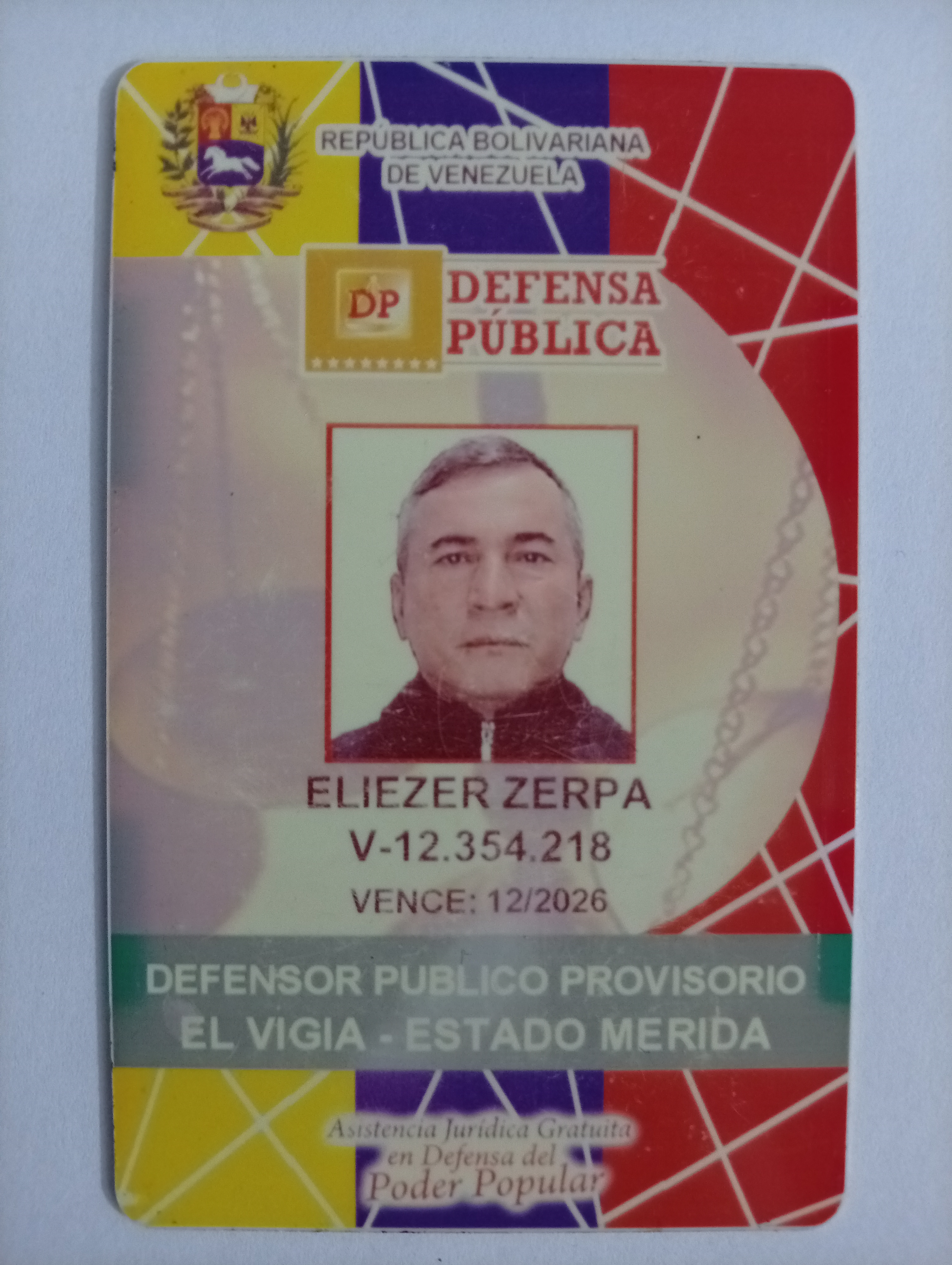 Anexe una foto carnet