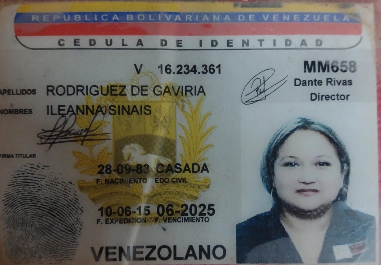 Anexe copia de la cédula