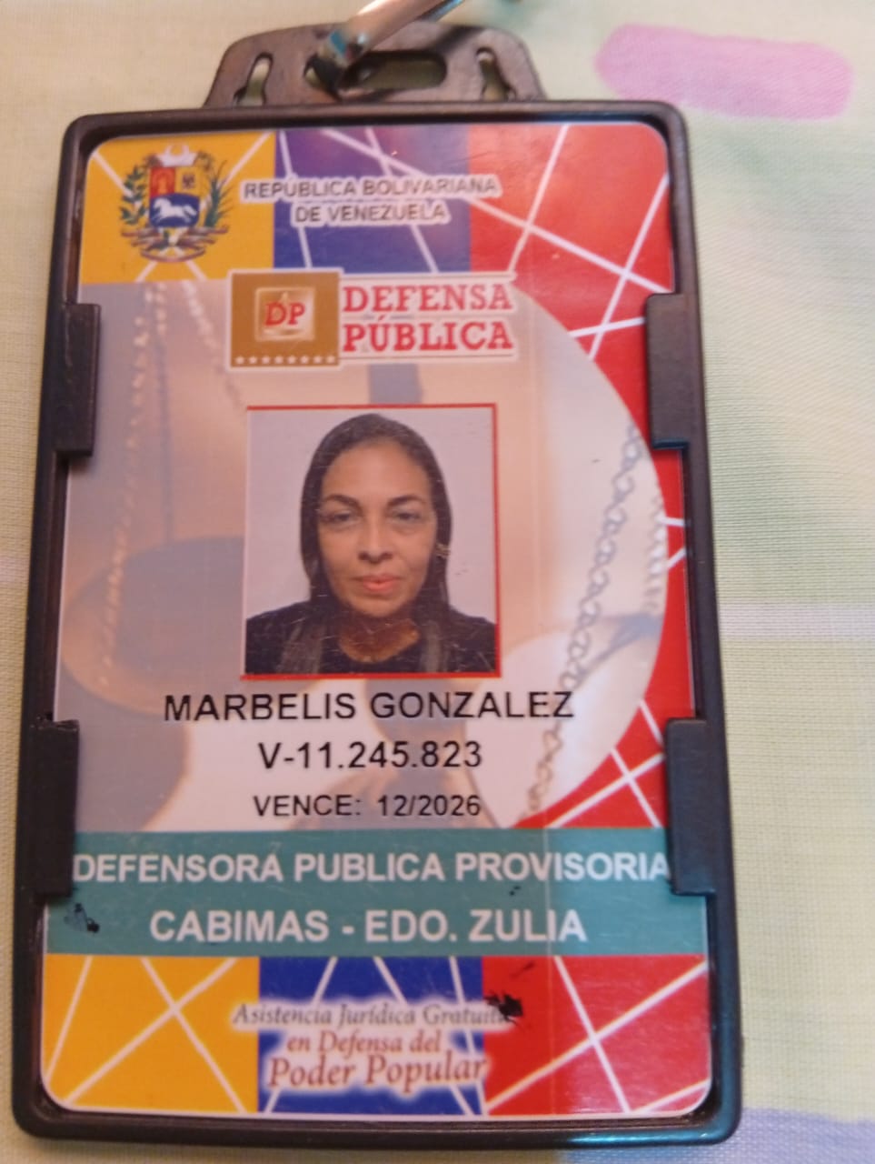 Anexe una foto carnet