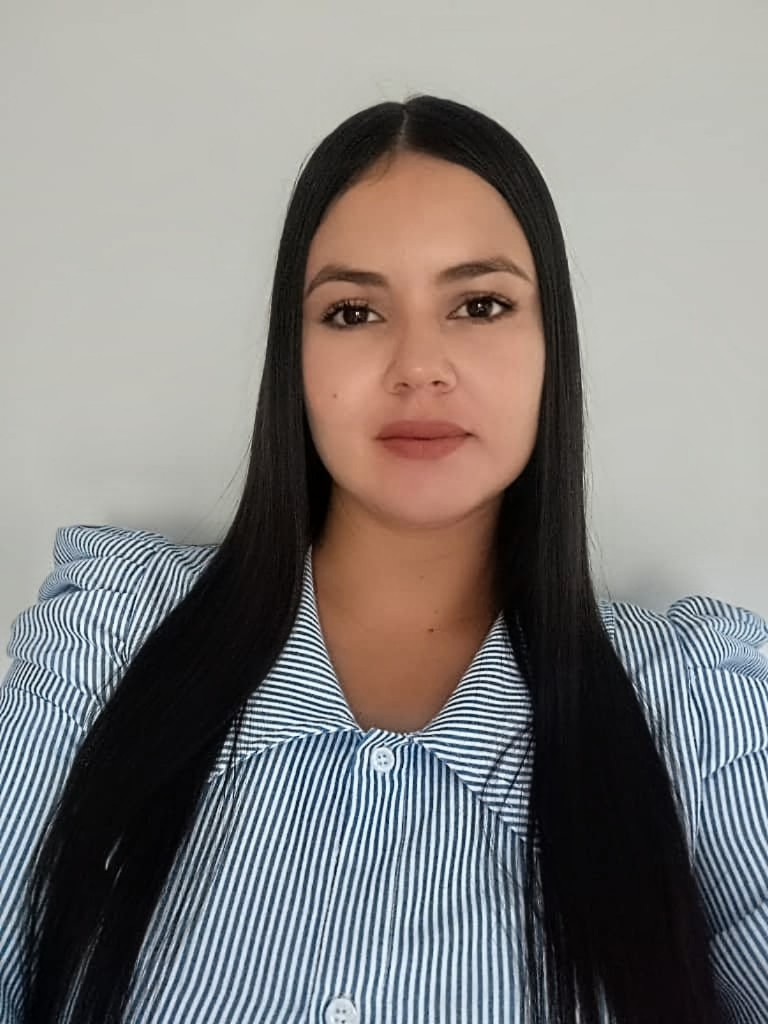 Anexe una foto carnet