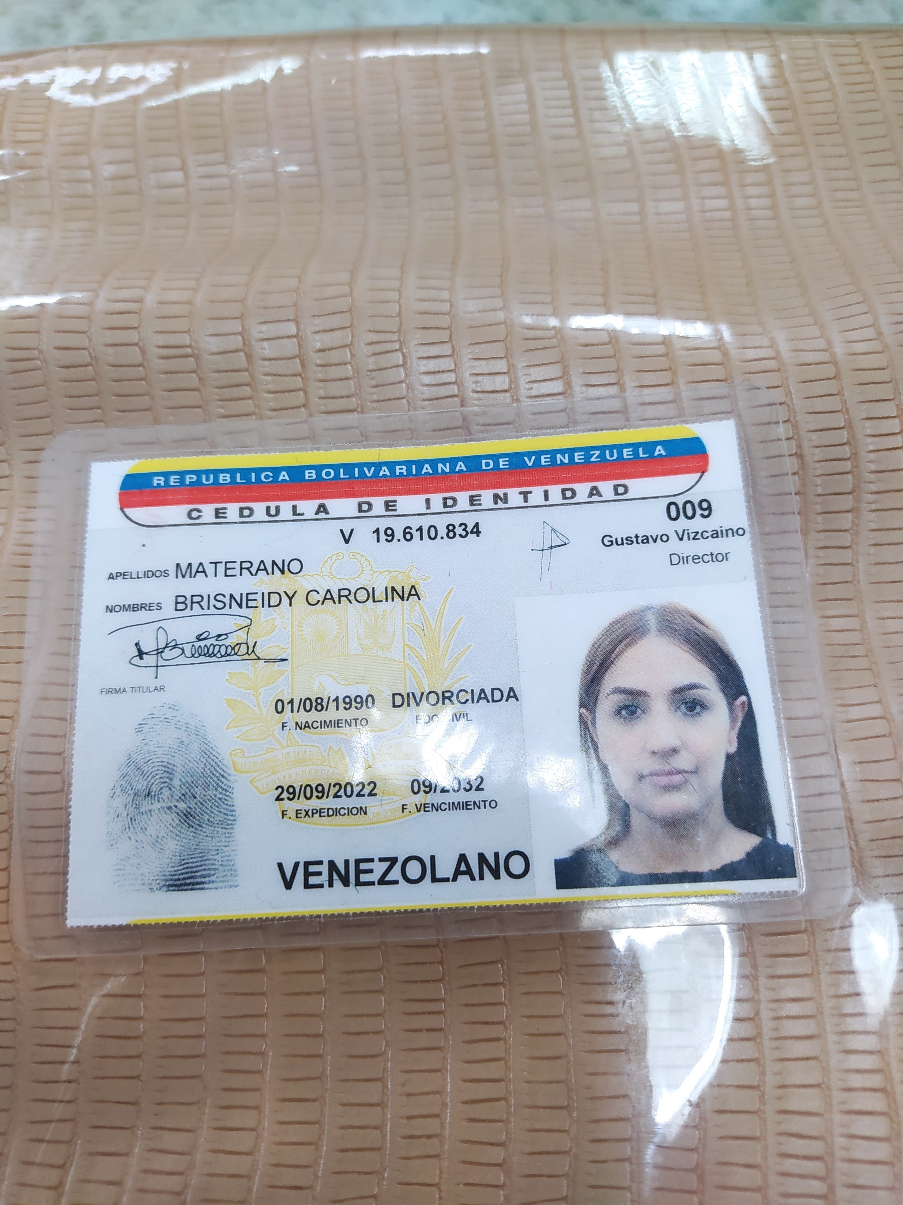 Anexe copia de la cédula