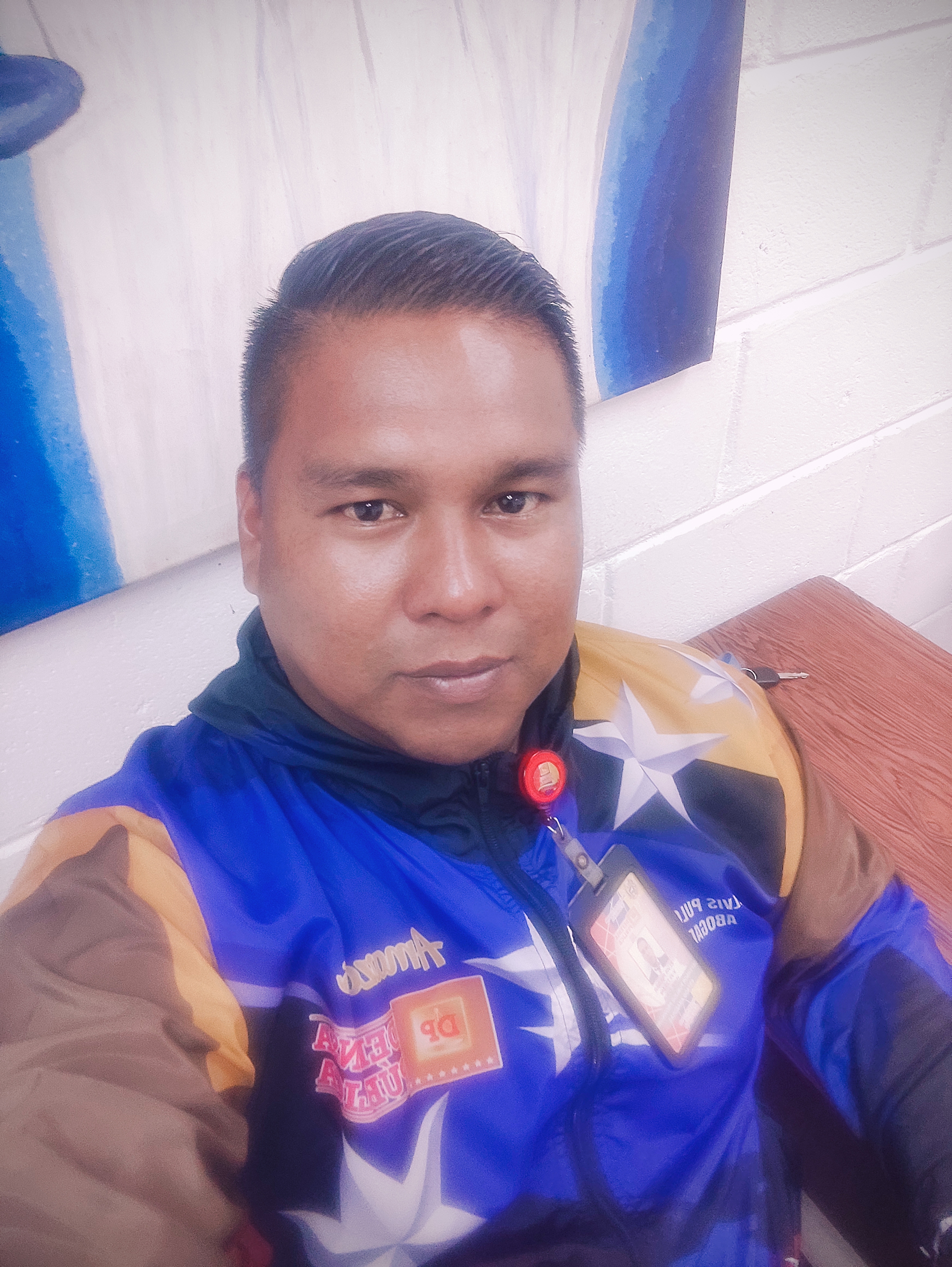 Anexe una foto carnet