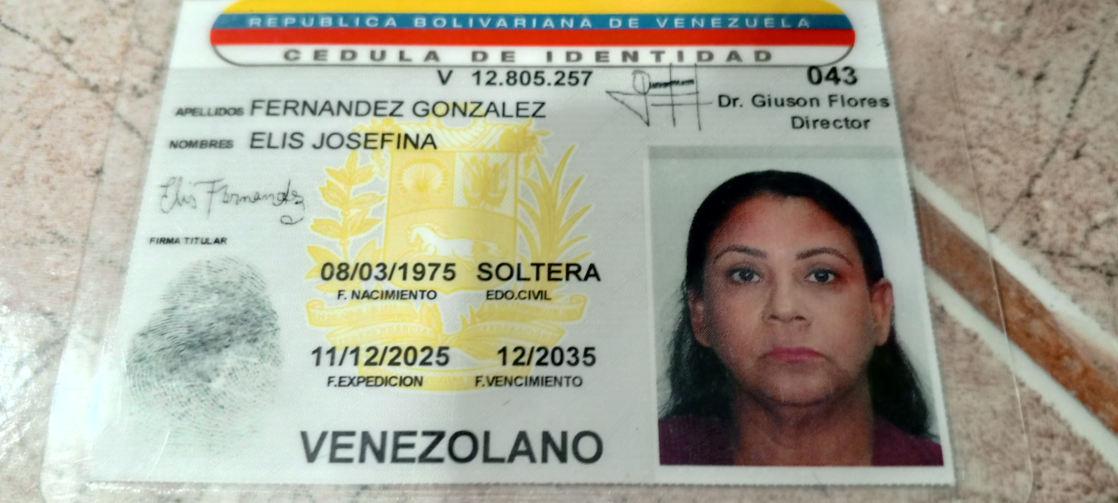 Anexe copia de la cédula