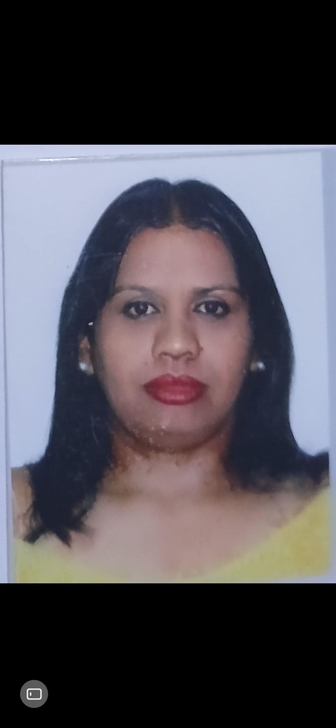 Anexe una foto carnet