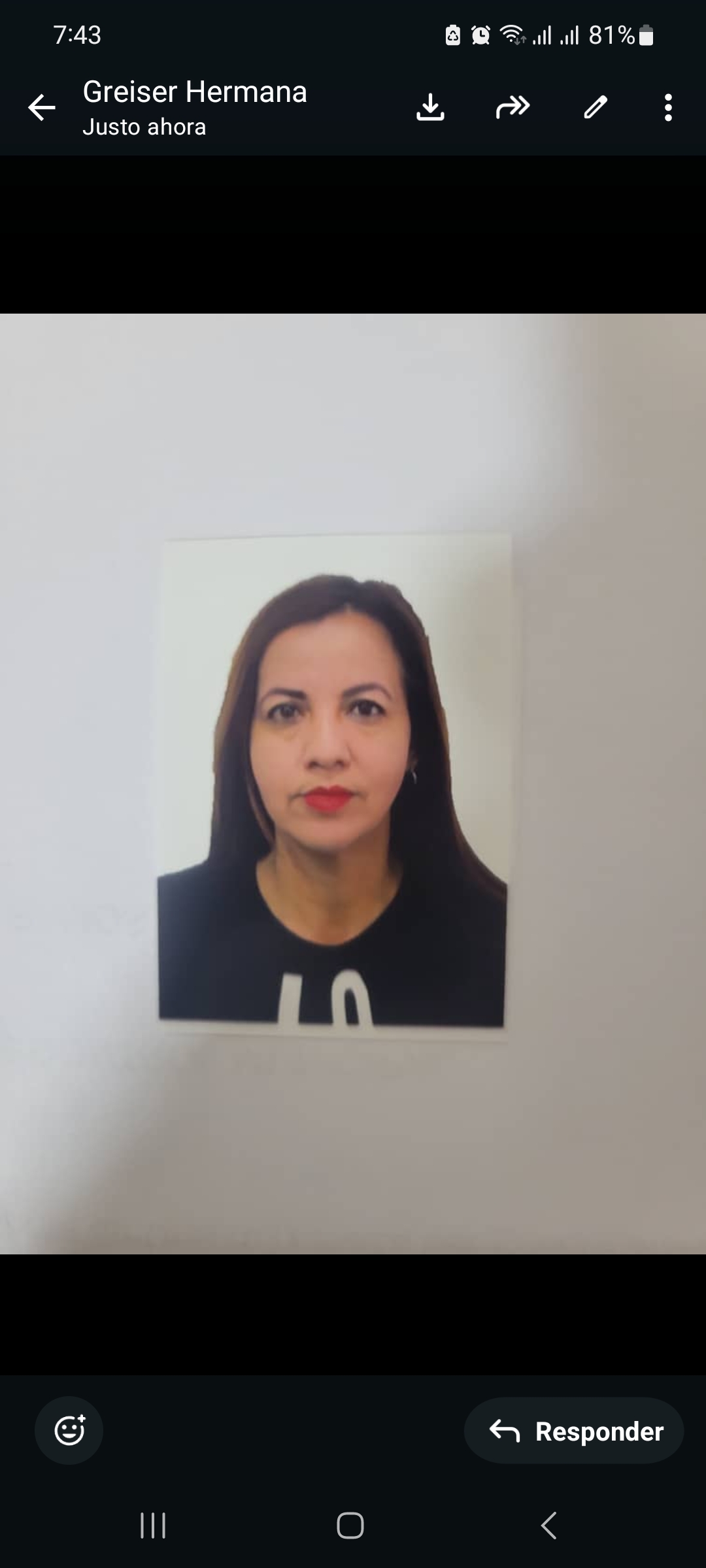 Anexe una foto carnet