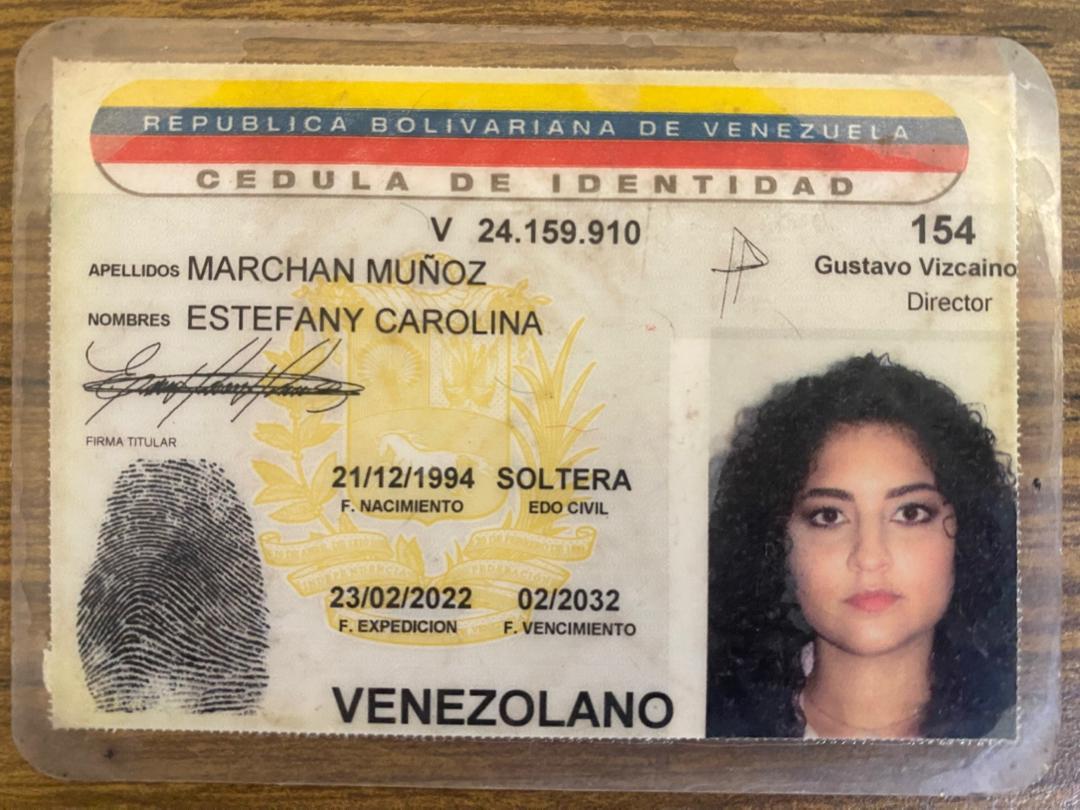 Anexe copia de la cédula