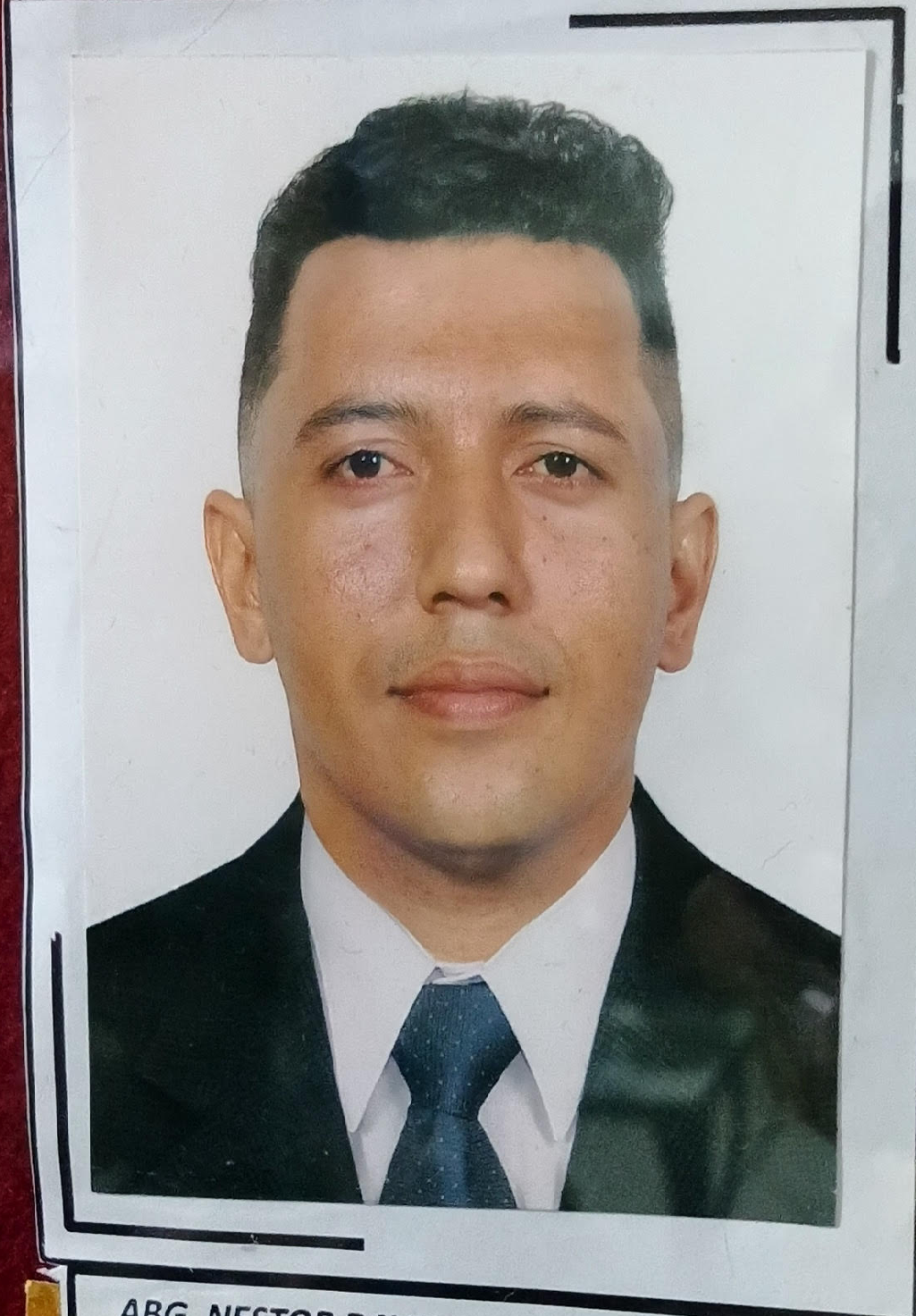 Anexe una foto carnet
