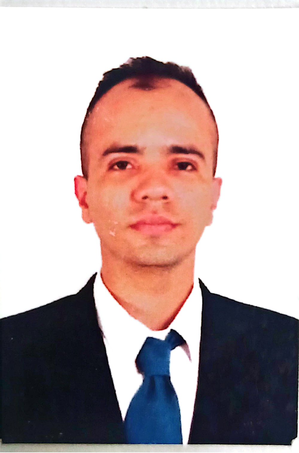 Anexe una foto carnet