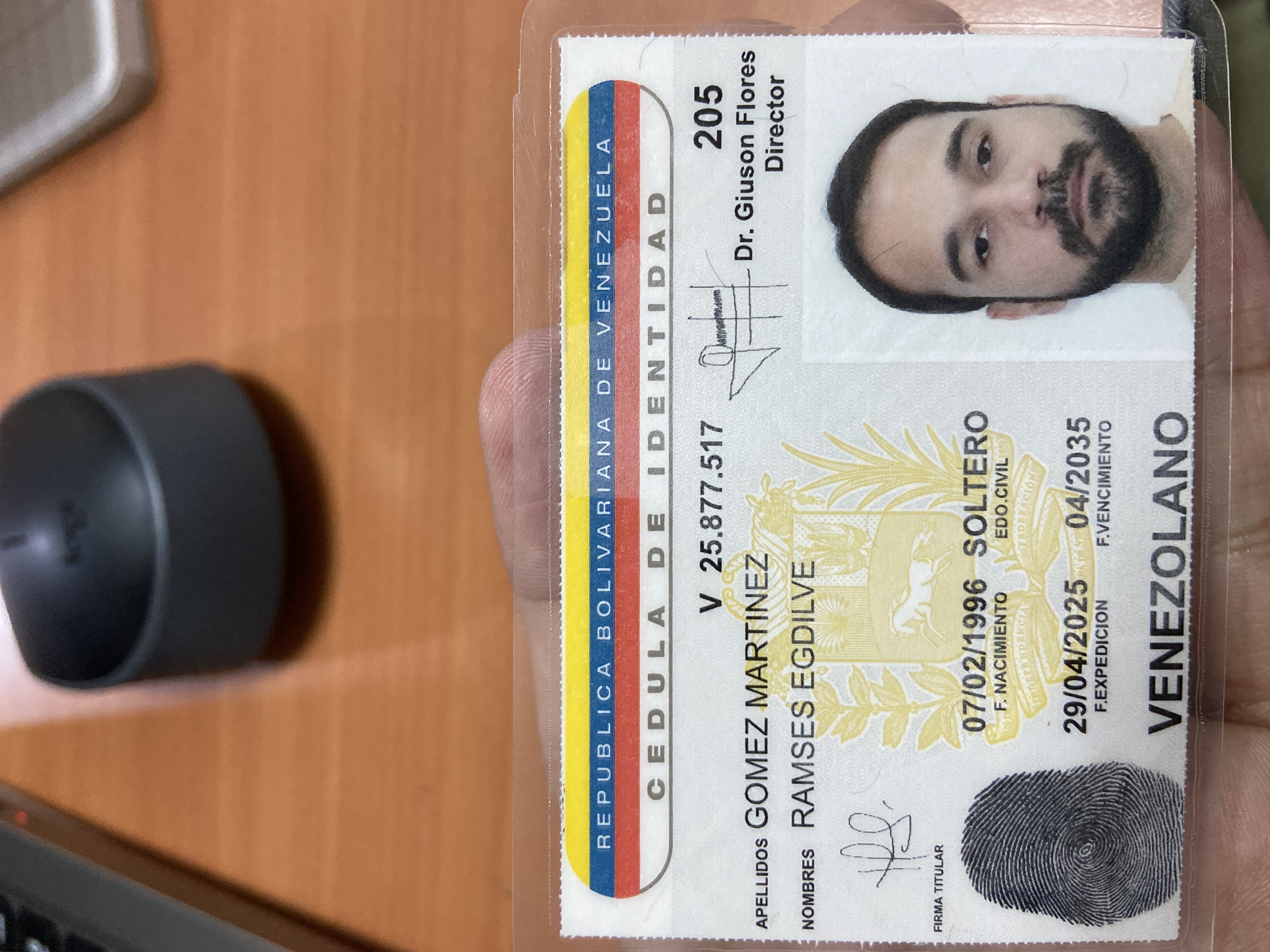 Anexe copia de la cédula