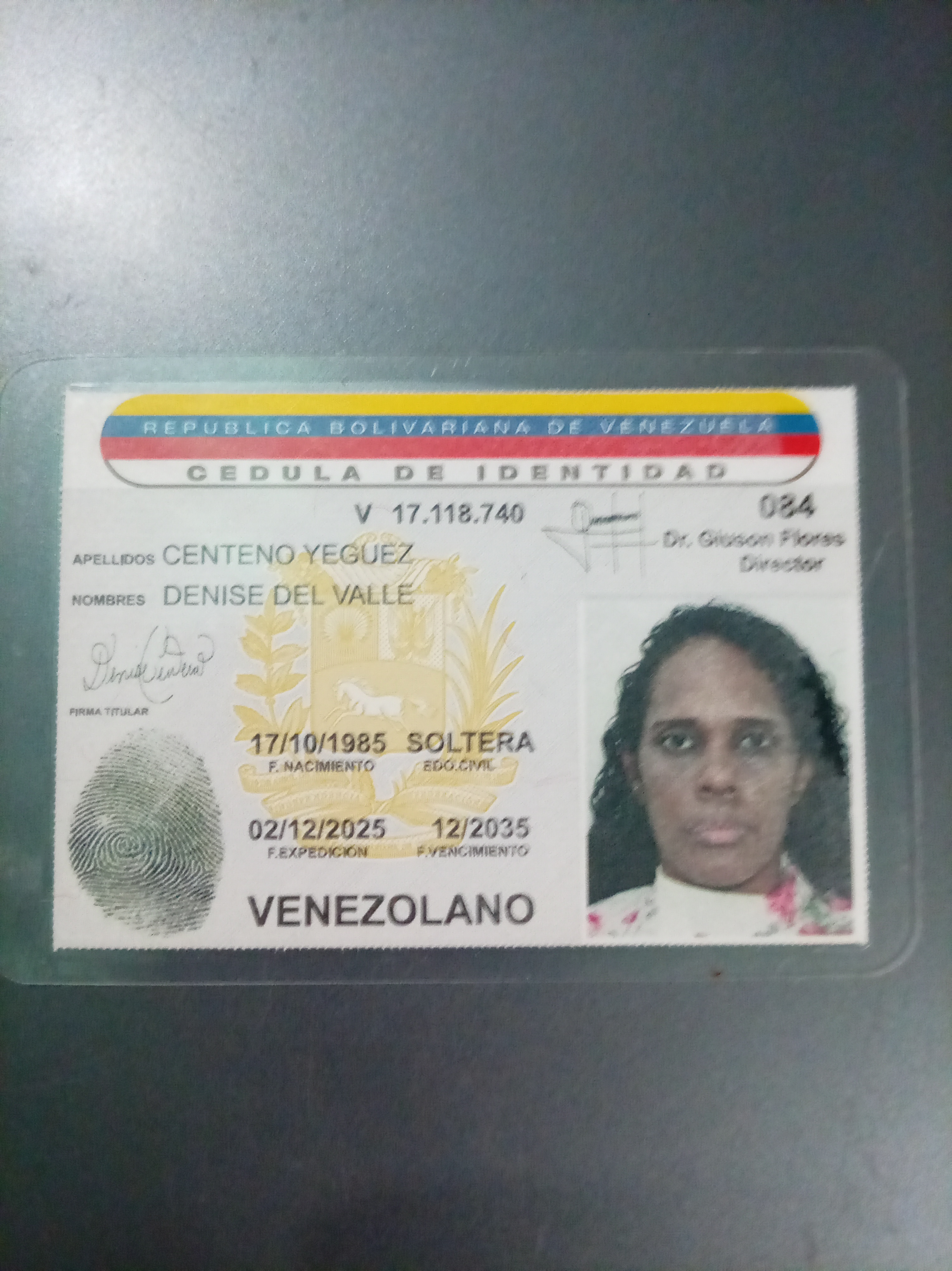 Anexe copia de la cédula
