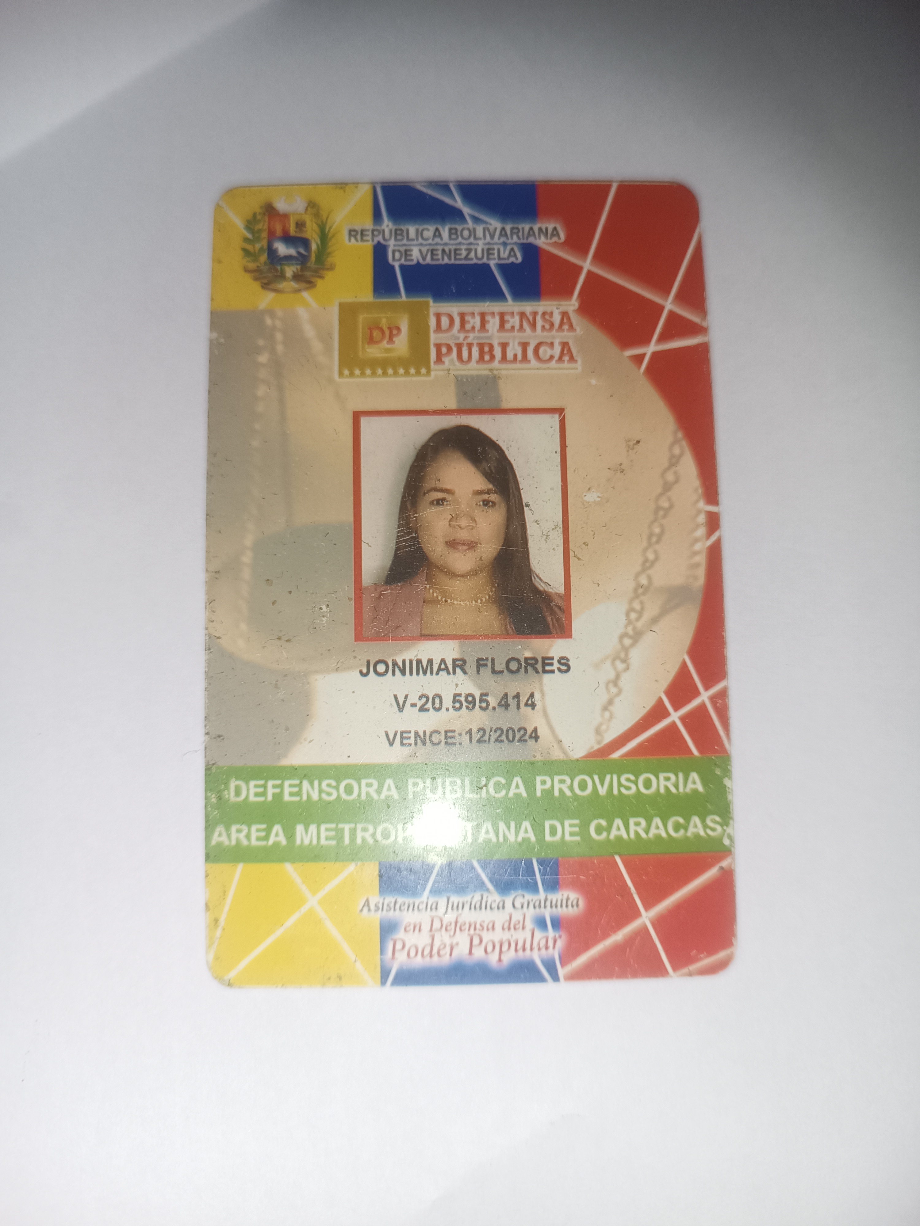 Anexe una foto carnet