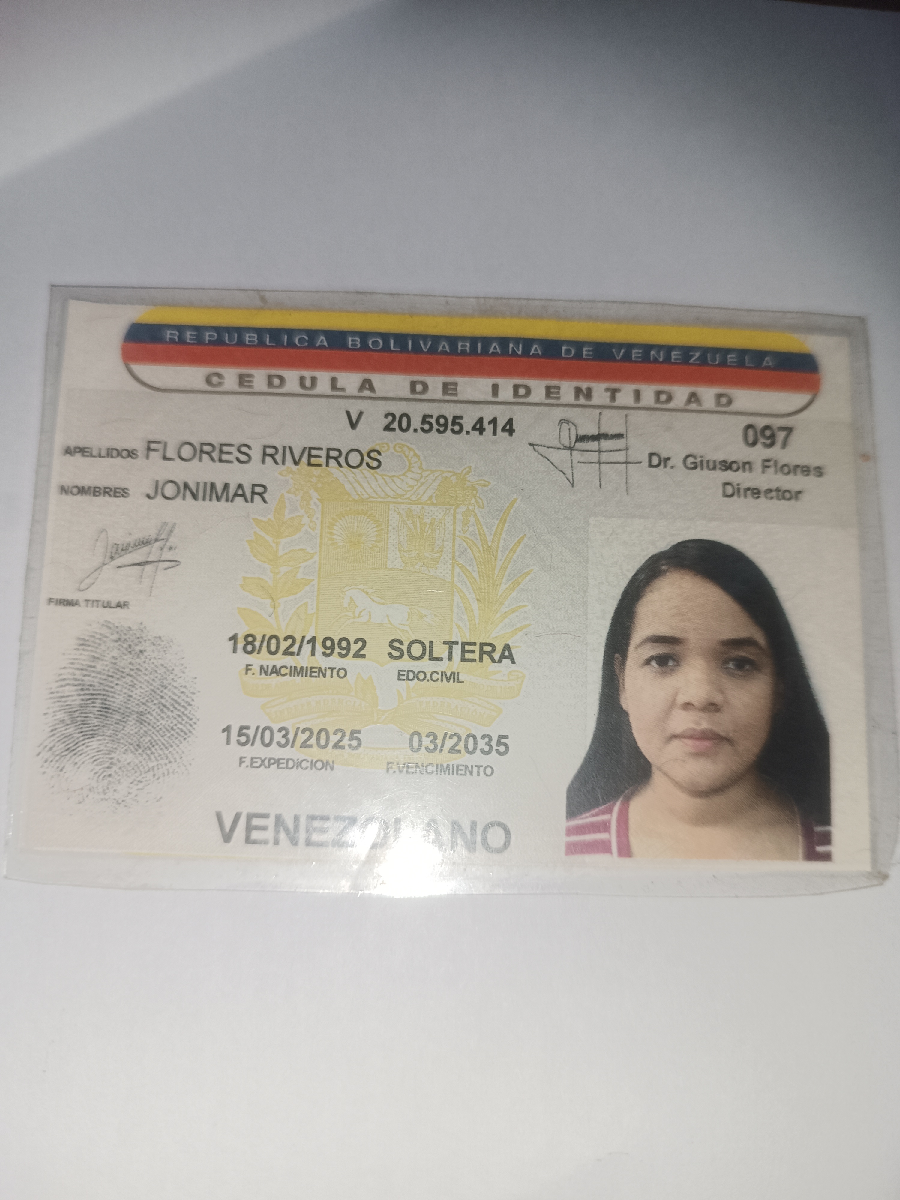 Anexe copia de la cédula