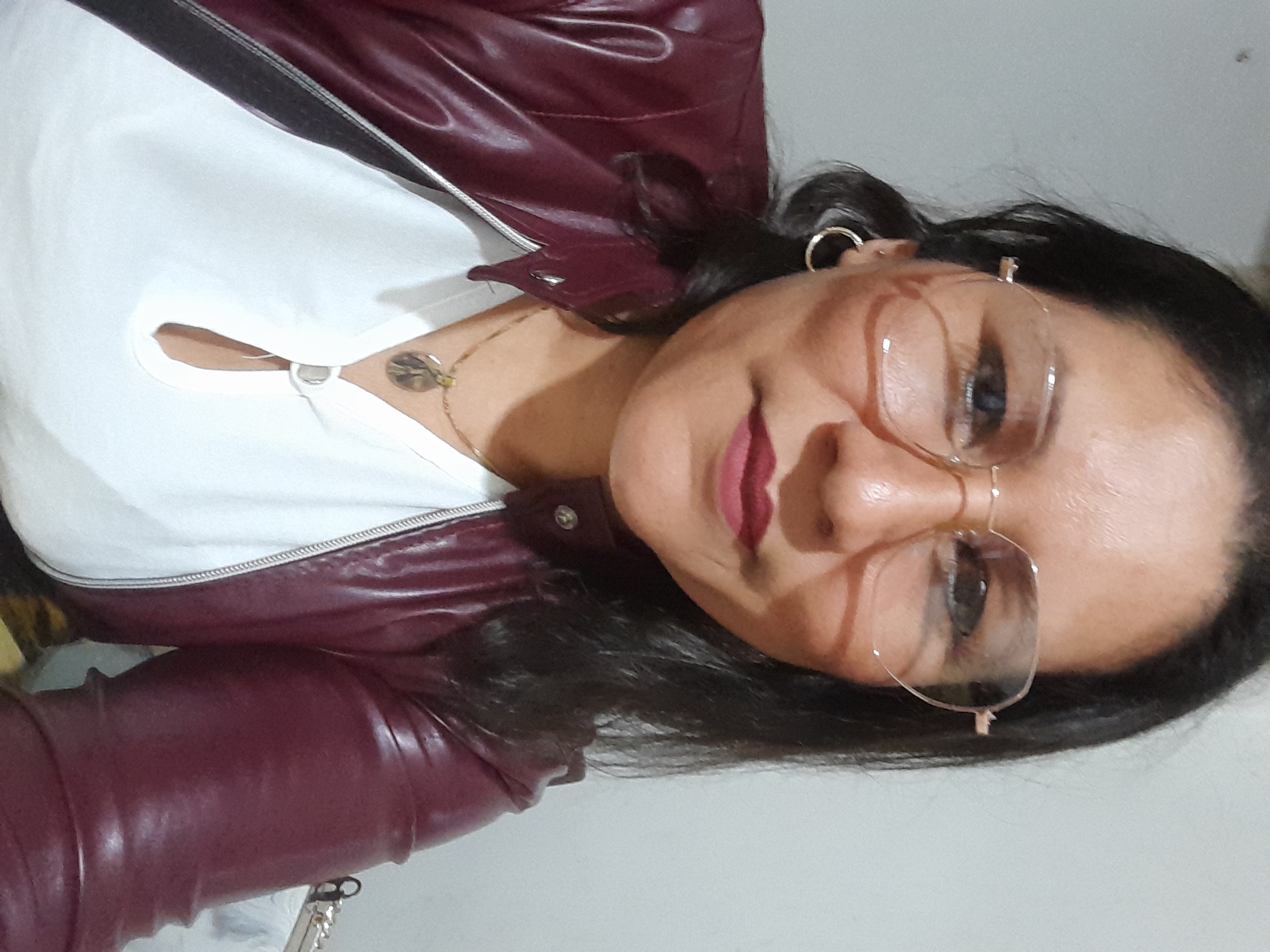 Anexe una foto carnet