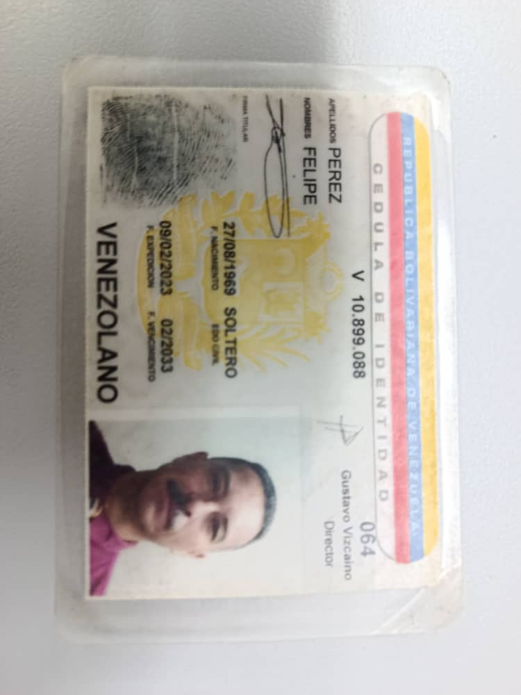 Anexe copia de la cédula