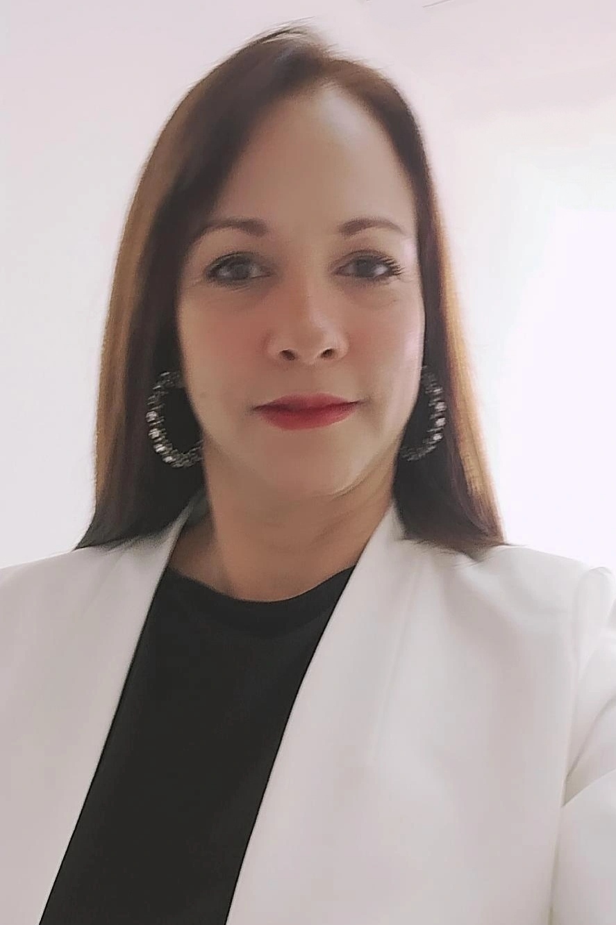 Anexe una foto carnet, copia de la cédula y soportes de sintesis curricular (el formato debe ser .pdf)