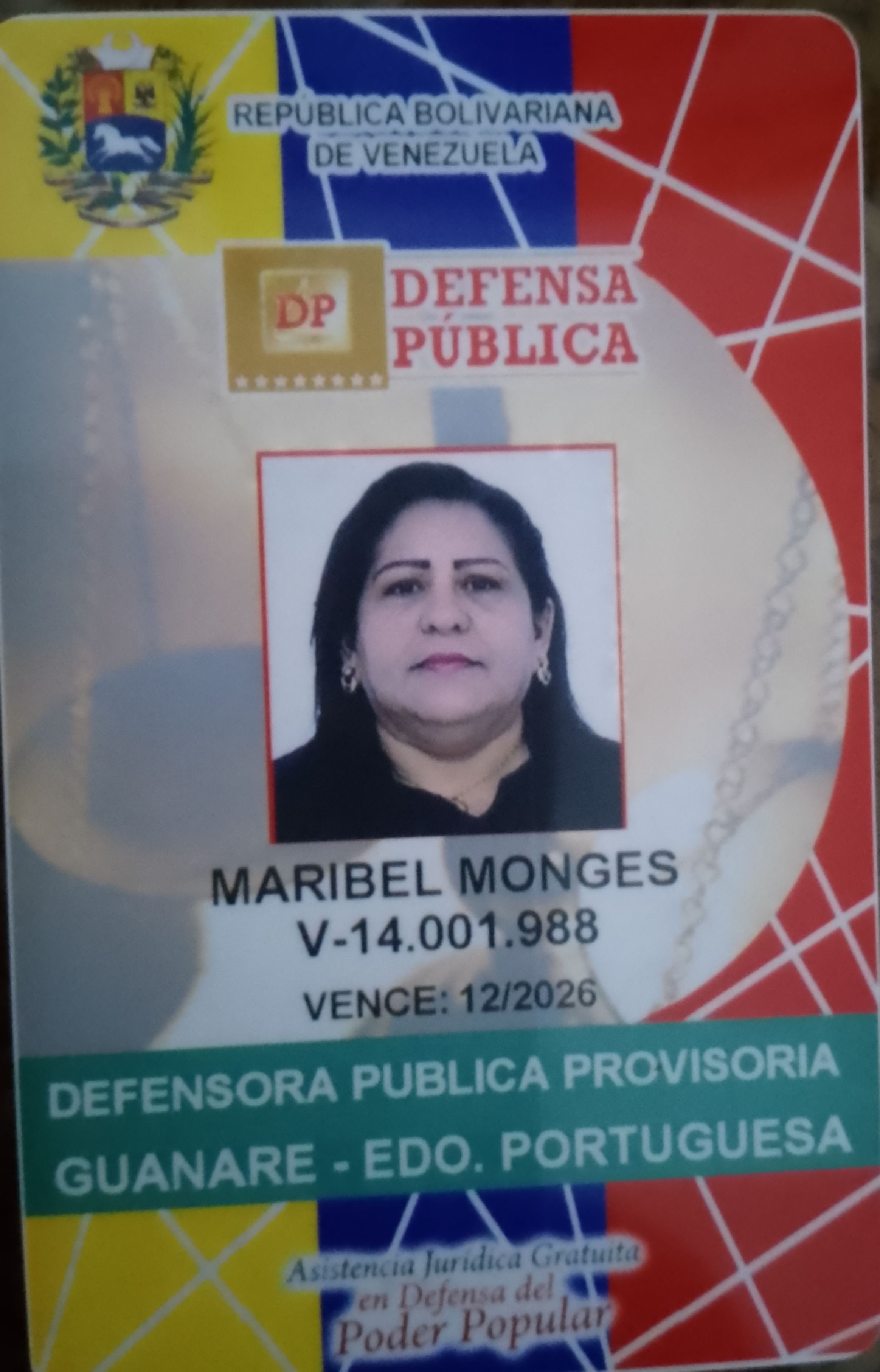 Anexe una foto carnet