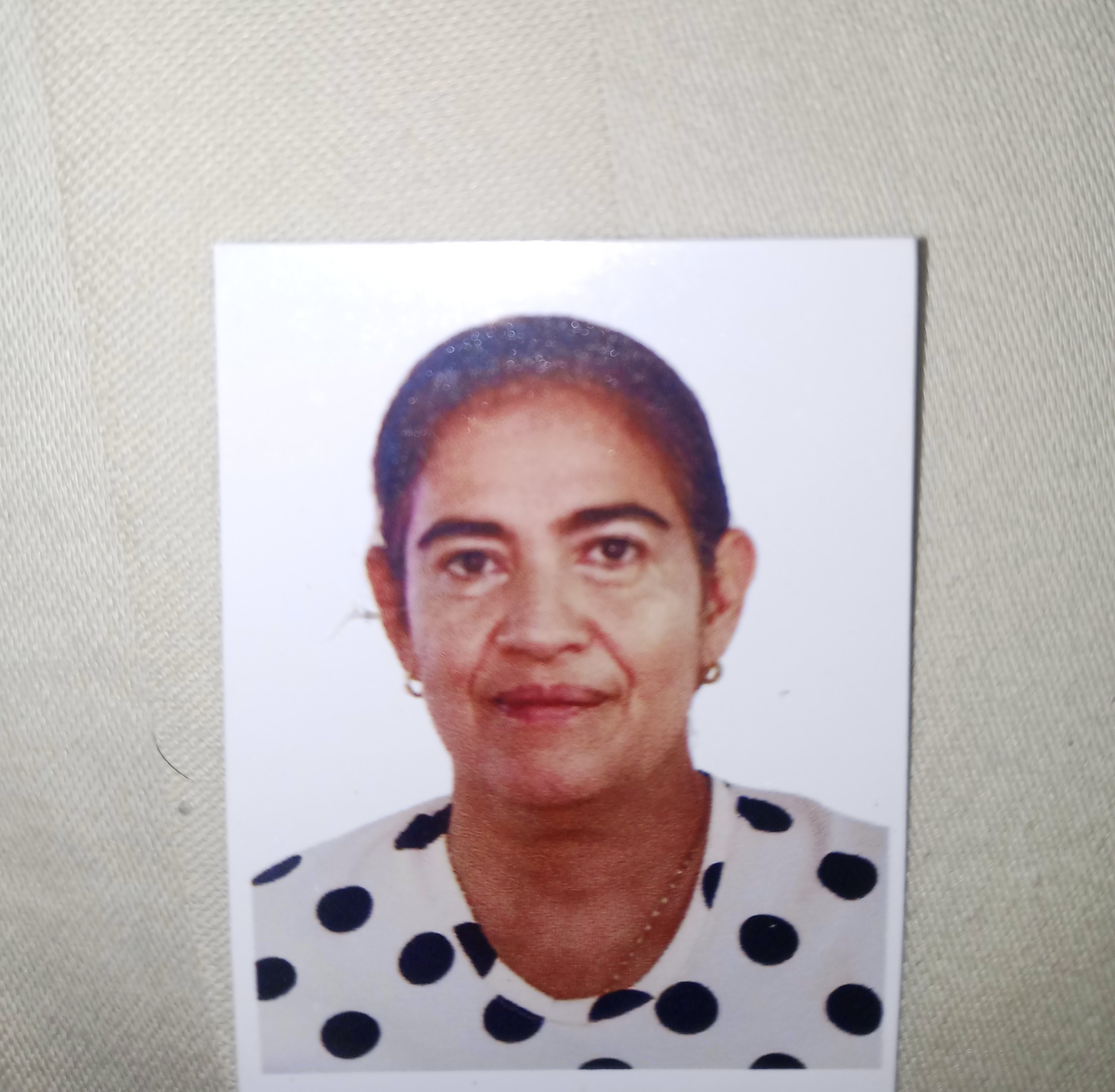 Anexe una foto carnet